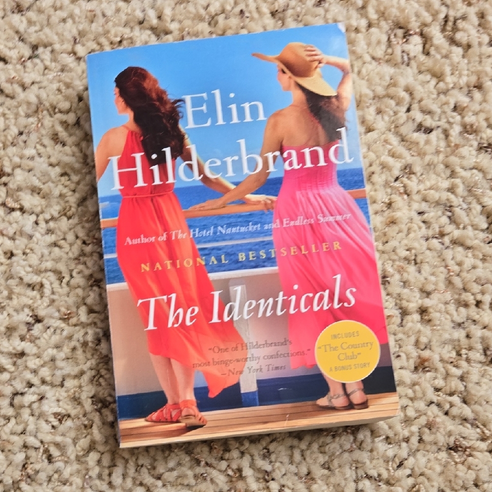 Elin Hilderbrand The Identicals Book